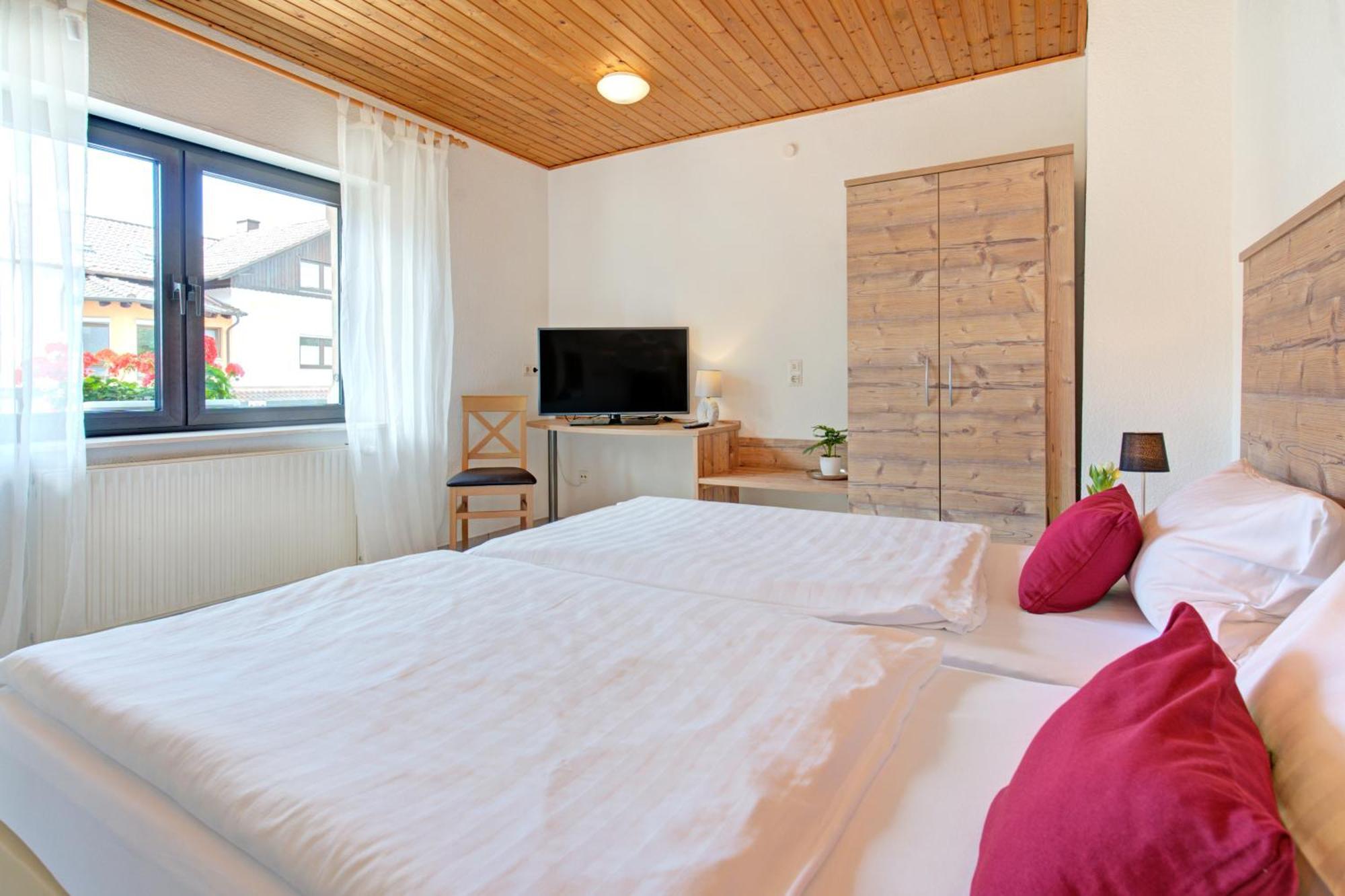 Apartment Landhotel Zum Storchennest Bann Bagian luar foto