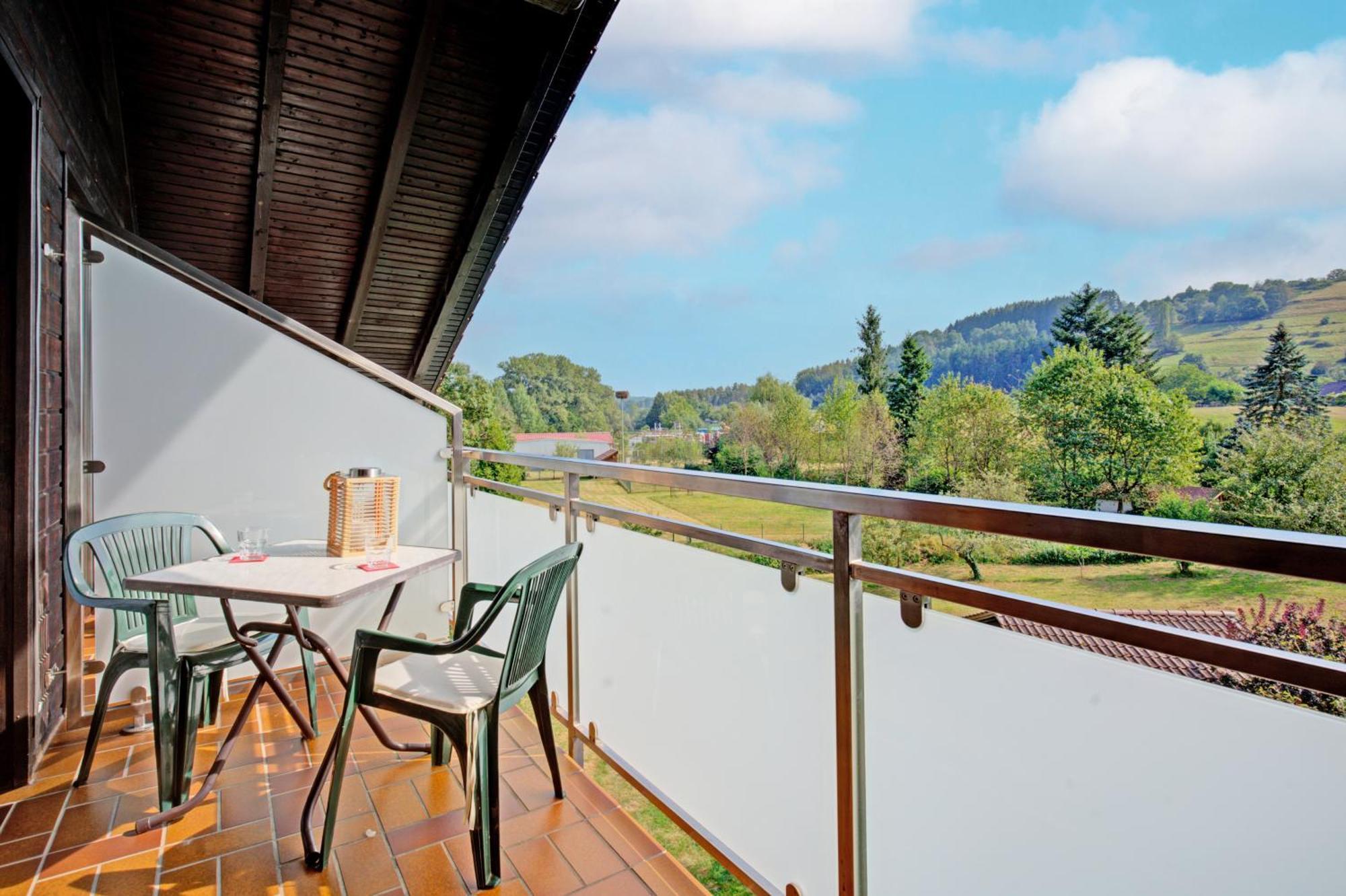 Apartment Landhotel Zum Storchennest Bann Bagian luar foto